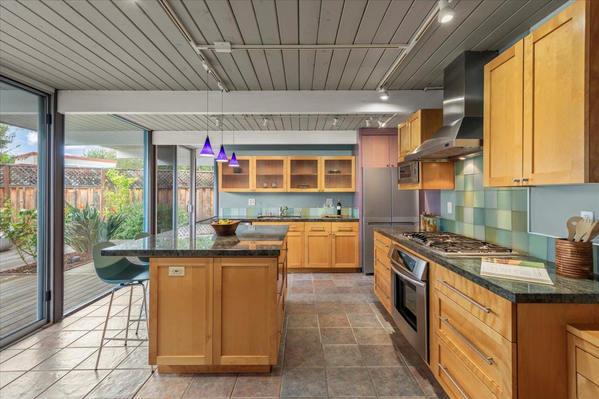 Detail Gallery Image 5 of 43 For 844 Duncardine Way, Sunnyvale,  CA 94087 - 4 Beds | 2 Baths