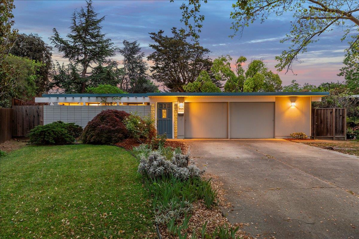 Detail Gallery Image 8 of 43 For 844 Duncardine Way, Sunnyvale,  CA 94087 - 4 Beds | 2 Baths