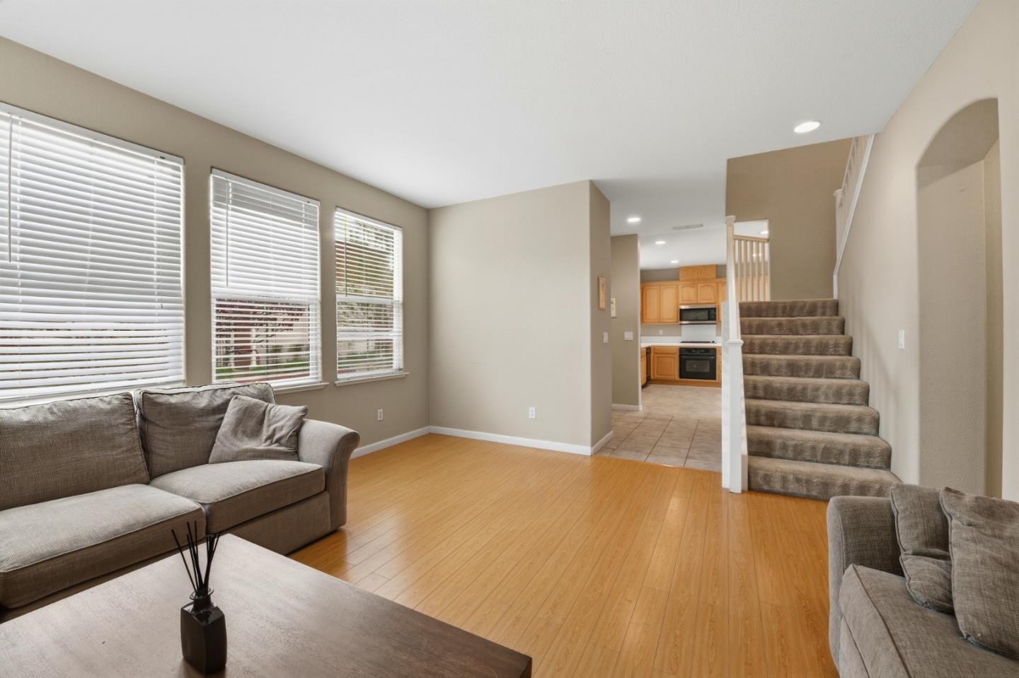Detail Gallery Image 10 of 28 For 1510 Welford Cir, Hayward,  CA 94544 - 4 Beds | 2/1 Baths