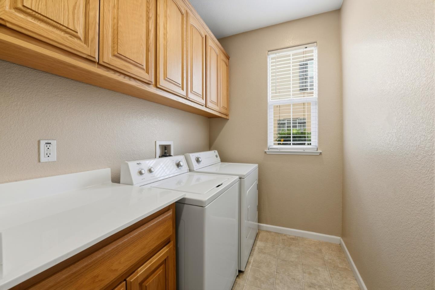Detail Gallery Image 12 of 28 For 1510 Welford Cir, Hayward,  CA 94544 - 4 Beds | 2/1 Baths