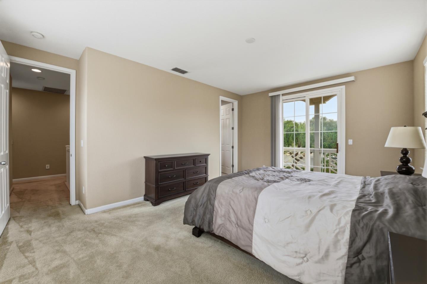 Detail Gallery Image 15 of 28 For 1510 Welford Cir, Hayward,  CA 94544 - 4 Beds | 2/1 Baths