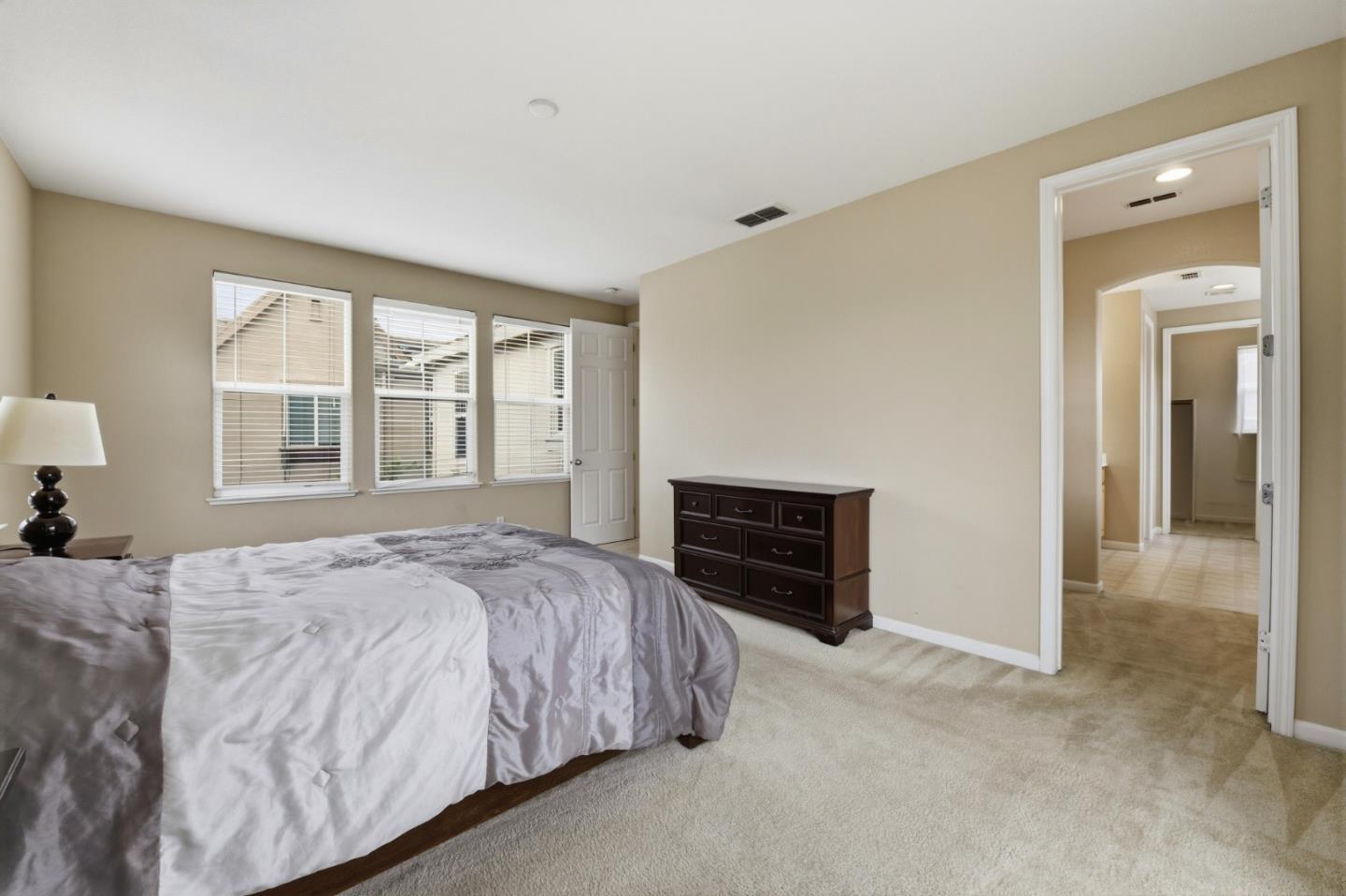 Detail Gallery Image 16 of 28 For 1510 Welford Cir, Hayward,  CA 94544 - 4 Beds | 2/1 Baths