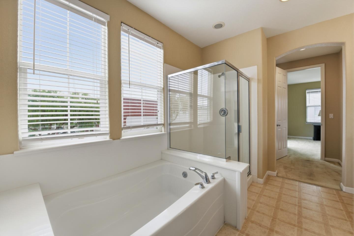 Detail Gallery Image 18 of 28 For 1510 Welford Cir, Hayward,  CA 94544 - 4 Beds | 2/1 Baths