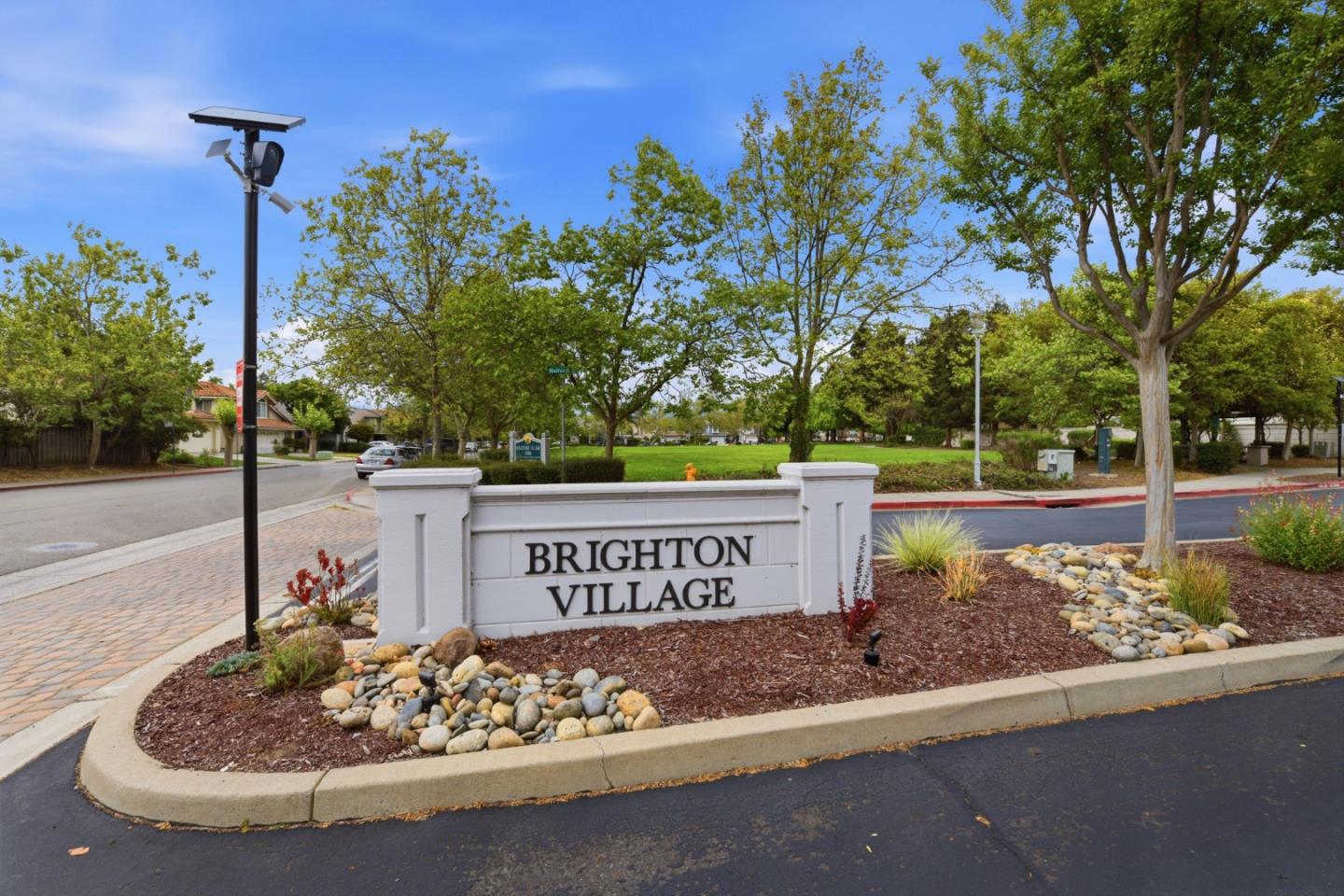 Detail Gallery Image 2 of 28 For 1510 Welford Cir, Hayward,  CA 94544 - 4 Beds | 2/1 Baths