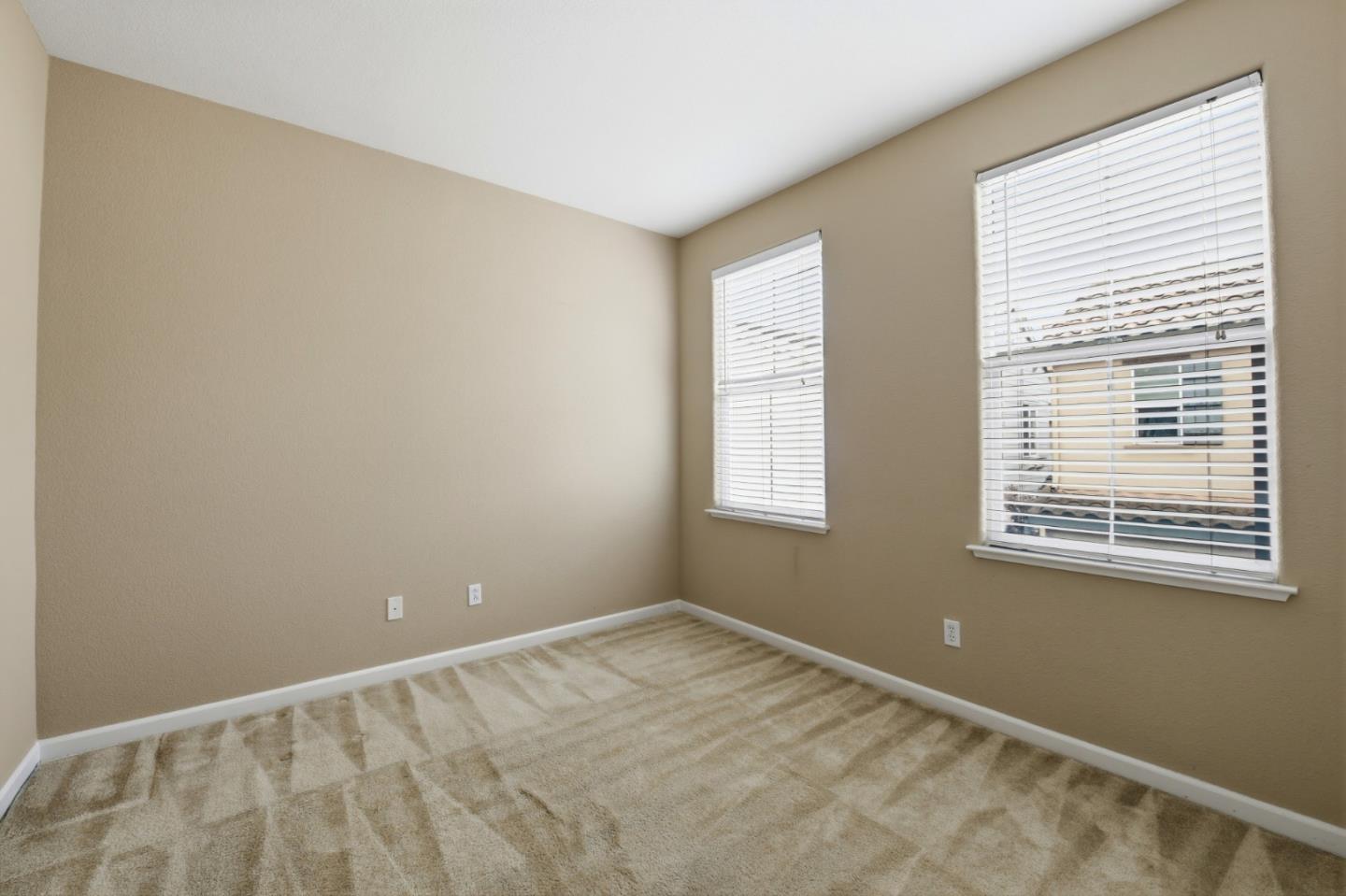Detail Gallery Image 25 of 28 For 1510 Welford Cir, Hayward,  CA 94544 - 4 Beds | 2/1 Baths