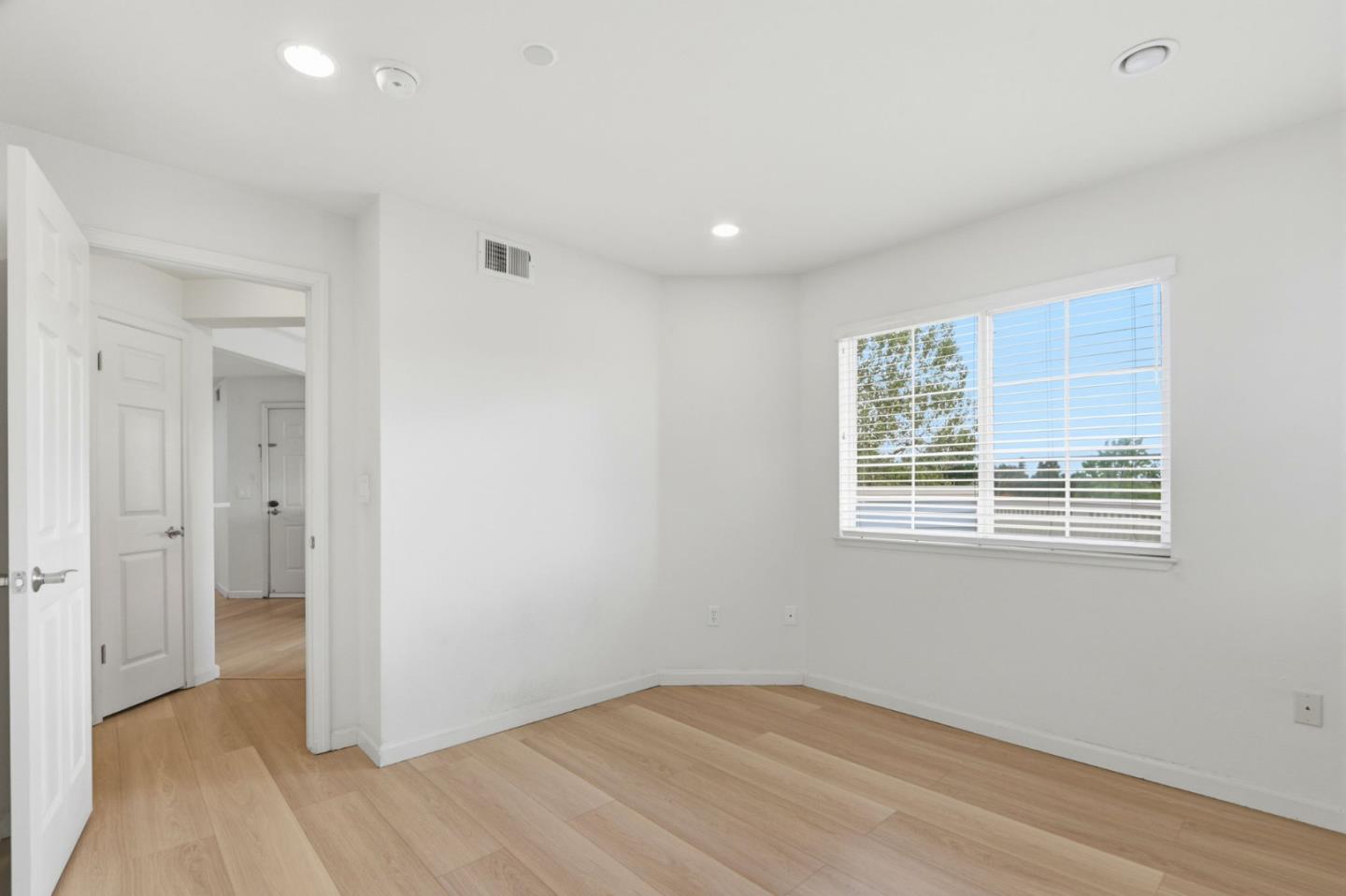 Photo #18: ML82041399 Listing: Photo #18