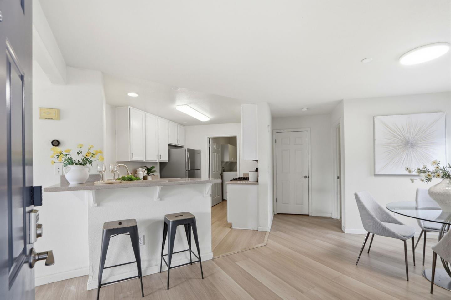 Photo #4: ML82041399 Listing: Photo #4