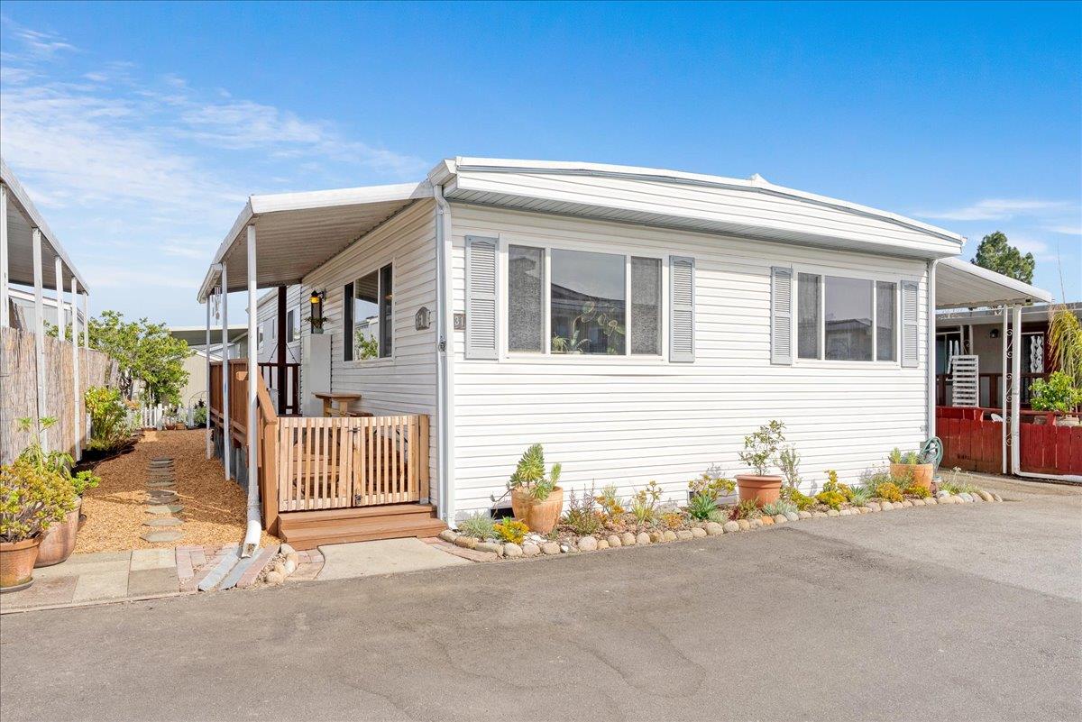 Detail Gallery Image 2 of 44 For 3710 Gross Rd #31,  Santa Cruz,  CA 95062 - 2 Beds | 2 Baths