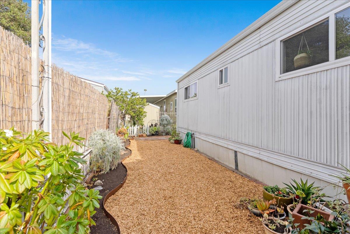 Detail Gallery Image 37 of 44 For 3710 Gross Rd #31,  Santa Cruz,  CA 95062 - 2 Beds | 2 Baths