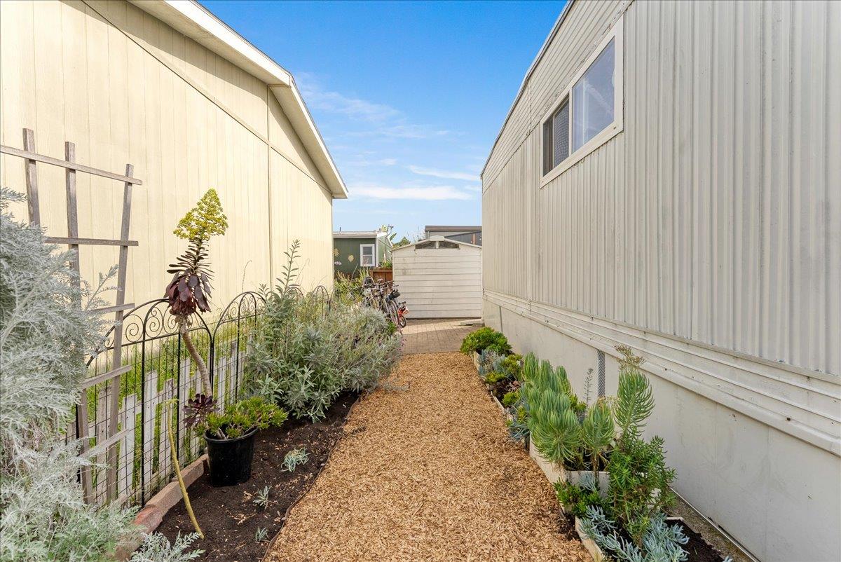 Detail Gallery Image 39 of 44 For 3710 Gross Rd #31,  Santa Cruz,  CA 95062 - 2 Beds | 2 Baths