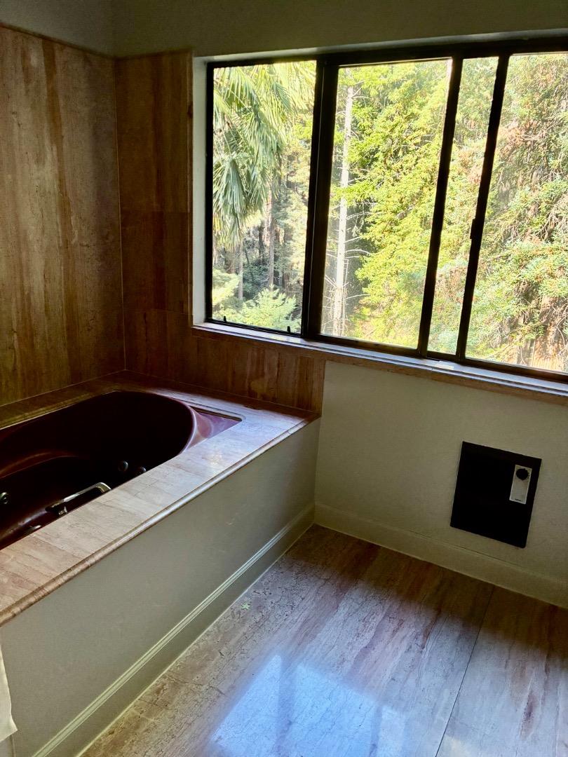 Detail Gallery Image 18 of 40 For Address Not Disclosed, Santa Cruz,  CA 95060 - 3 Beds | 3/1 Baths