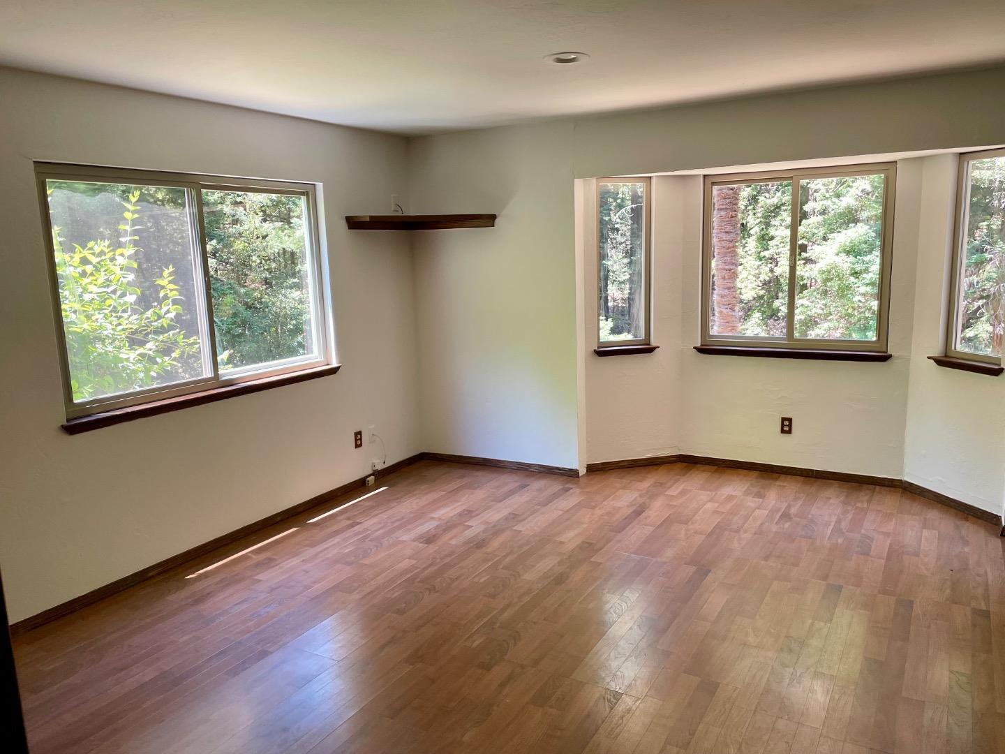 Detail Gallery Image 7 of 40 For Address Not Disclosed, Santa Cruz,  CA 95060 - 3 Beds | 3/1 Baths