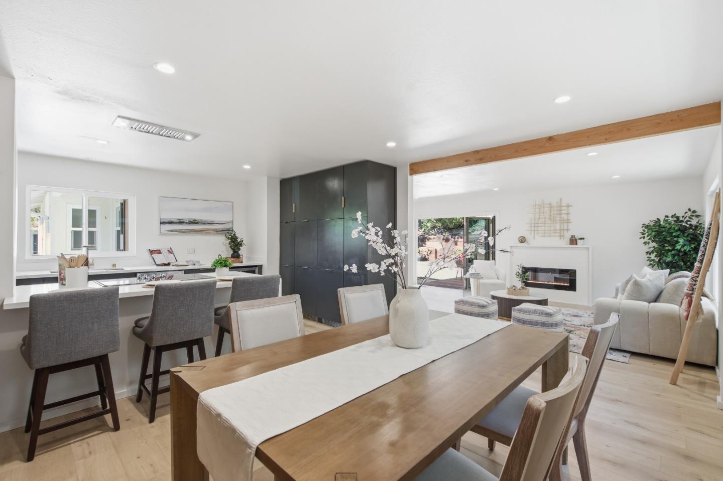 Detail Gallery Image 12 of 42 For 10910 Glen Artney St, Oakland,  CA 94605 - 3 Beds | 2 Baths