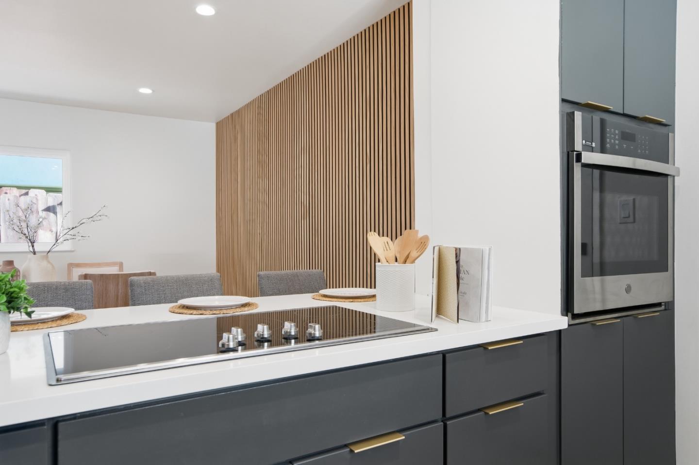 Detail Gallery Image 23 of 42 For 10910 Glen Artney St, Oakland,  CA 94605 - 3 Beds | 2 Baths