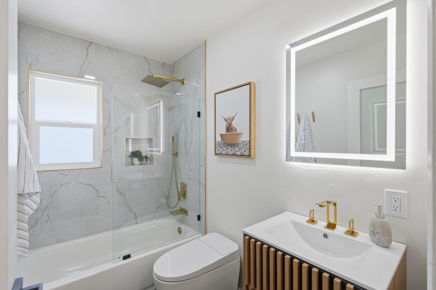 Detail Gallery Image 36 of 42 For 10910 Glen Artney St, Oakland,  CA 94605 - 3 Beds | 2 Baths