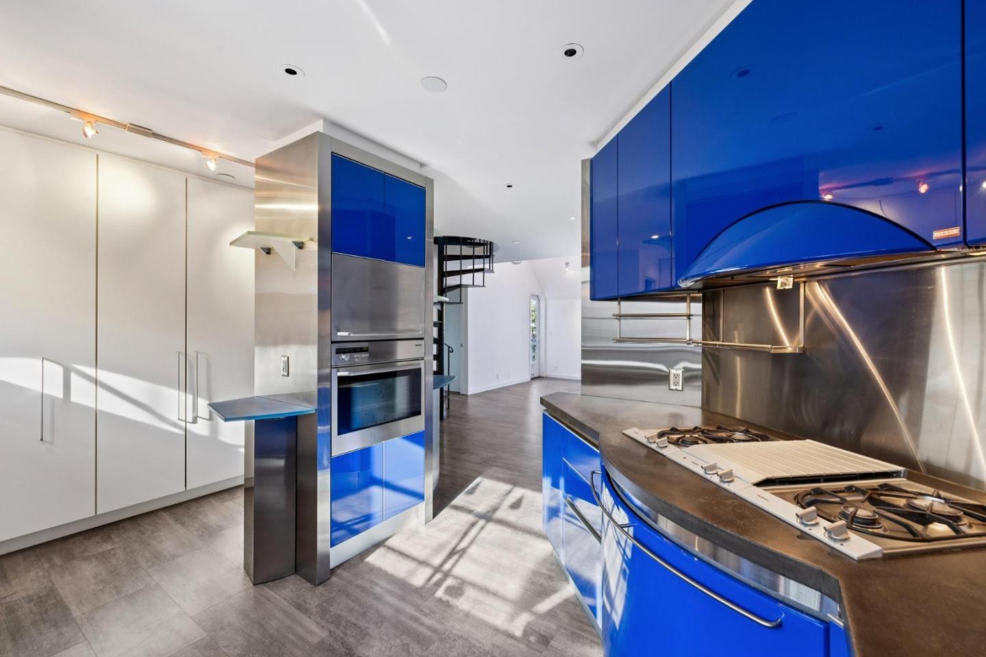 Detail Gallery Image 5 of 14 For 237 High St, Palo Alto,  CA 94301 - 2 Beds | 2 Baths