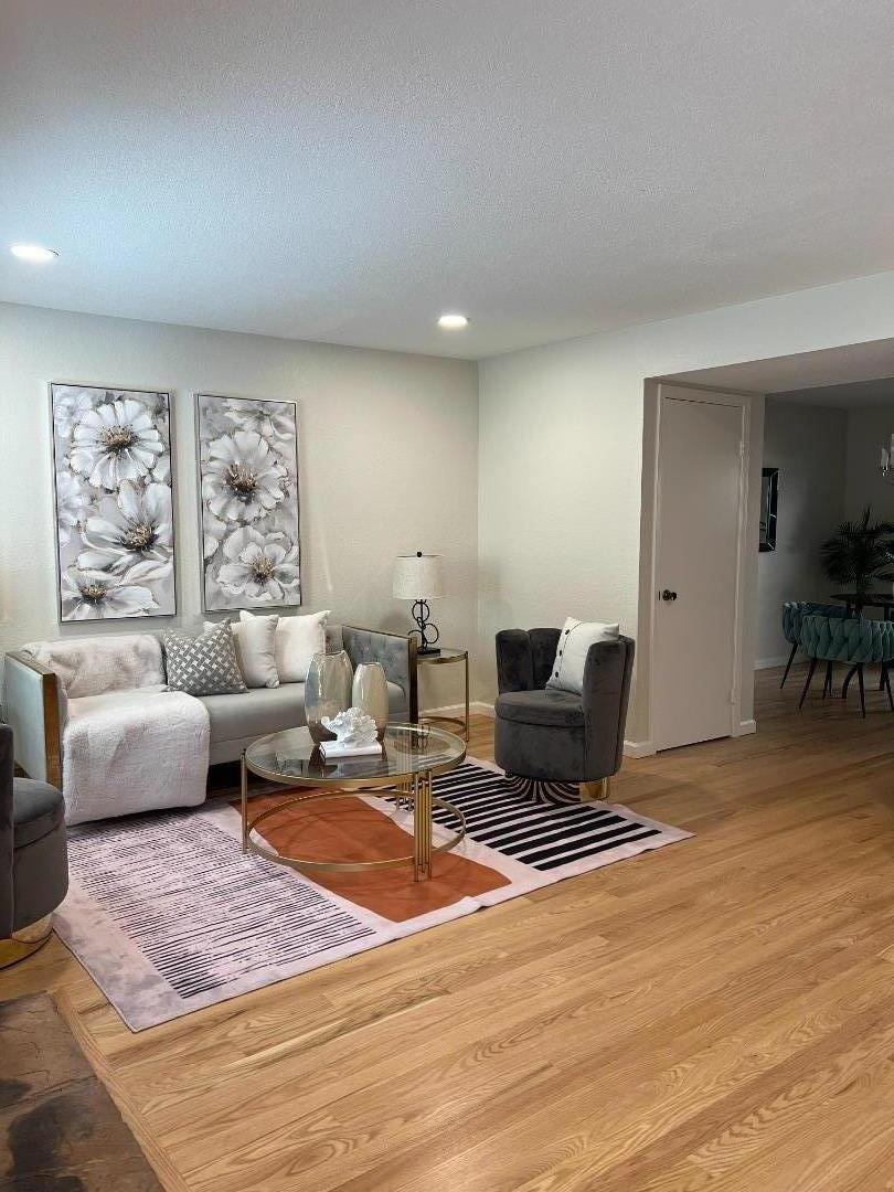 Front Image Thumbnail for ML82041420