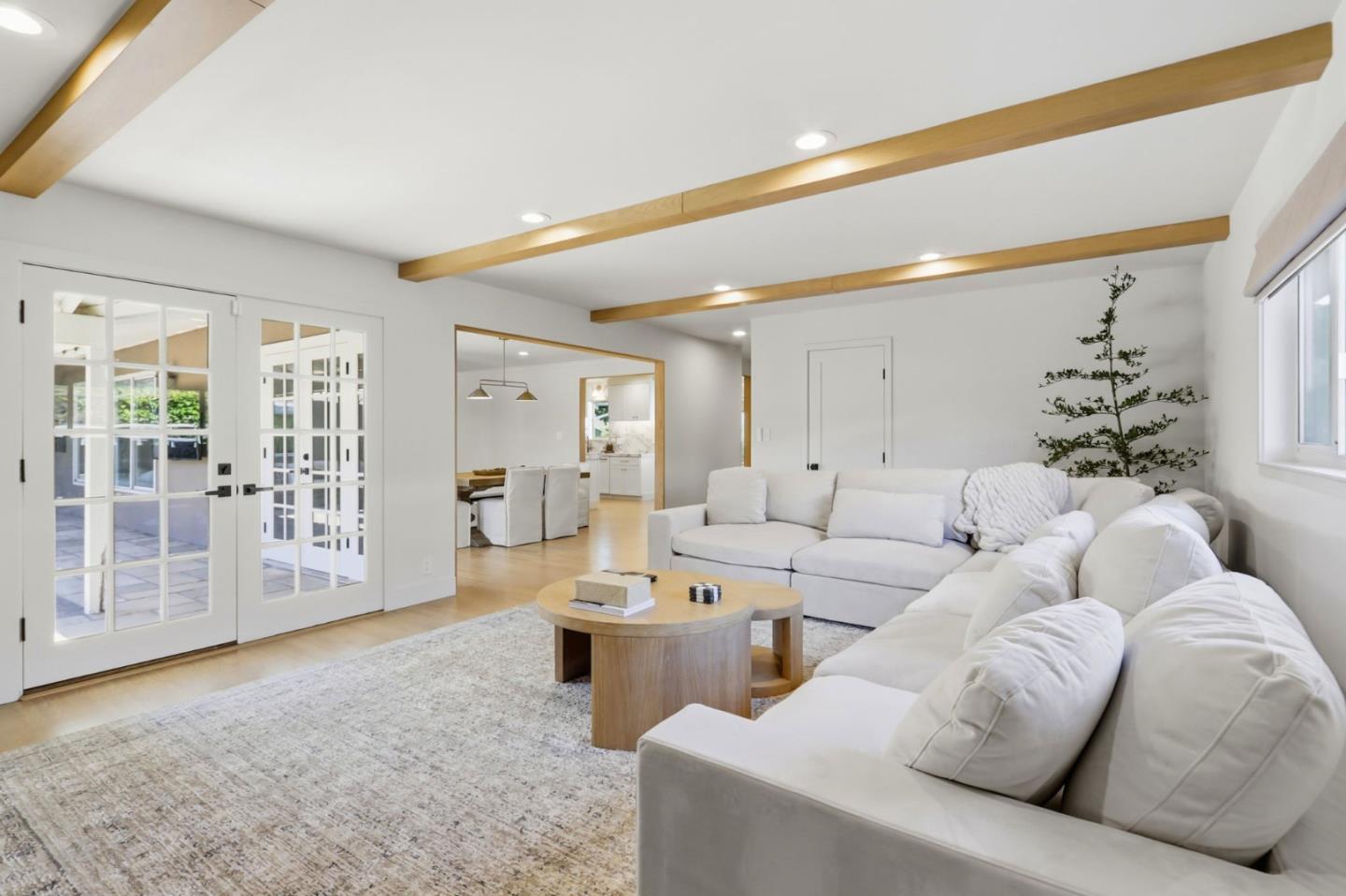 Detail Gallery Image 14 of 31 For 1132 Denise Way, San Jose,  CA 95125 - 4 Beds | 2/1 Baths