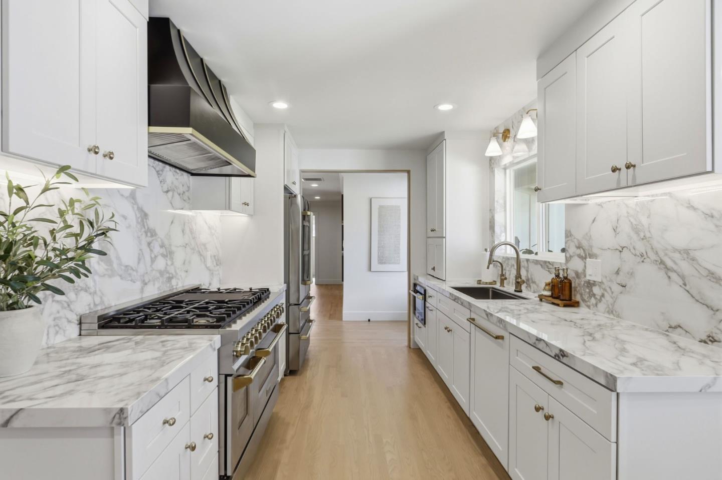 Detail Gallery Image 5 of 31 For 1132 Denise Way, San Jose,  CA 95125 - 4 Beds | 2/1 Baths