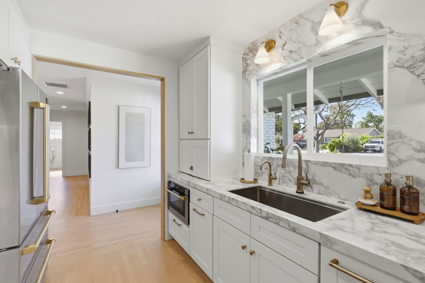 Detail Gallery Image 6 of 31 For 1132 Denise Way, San Jose,  CA 95125 - 4 Beds | 2/1 Baths