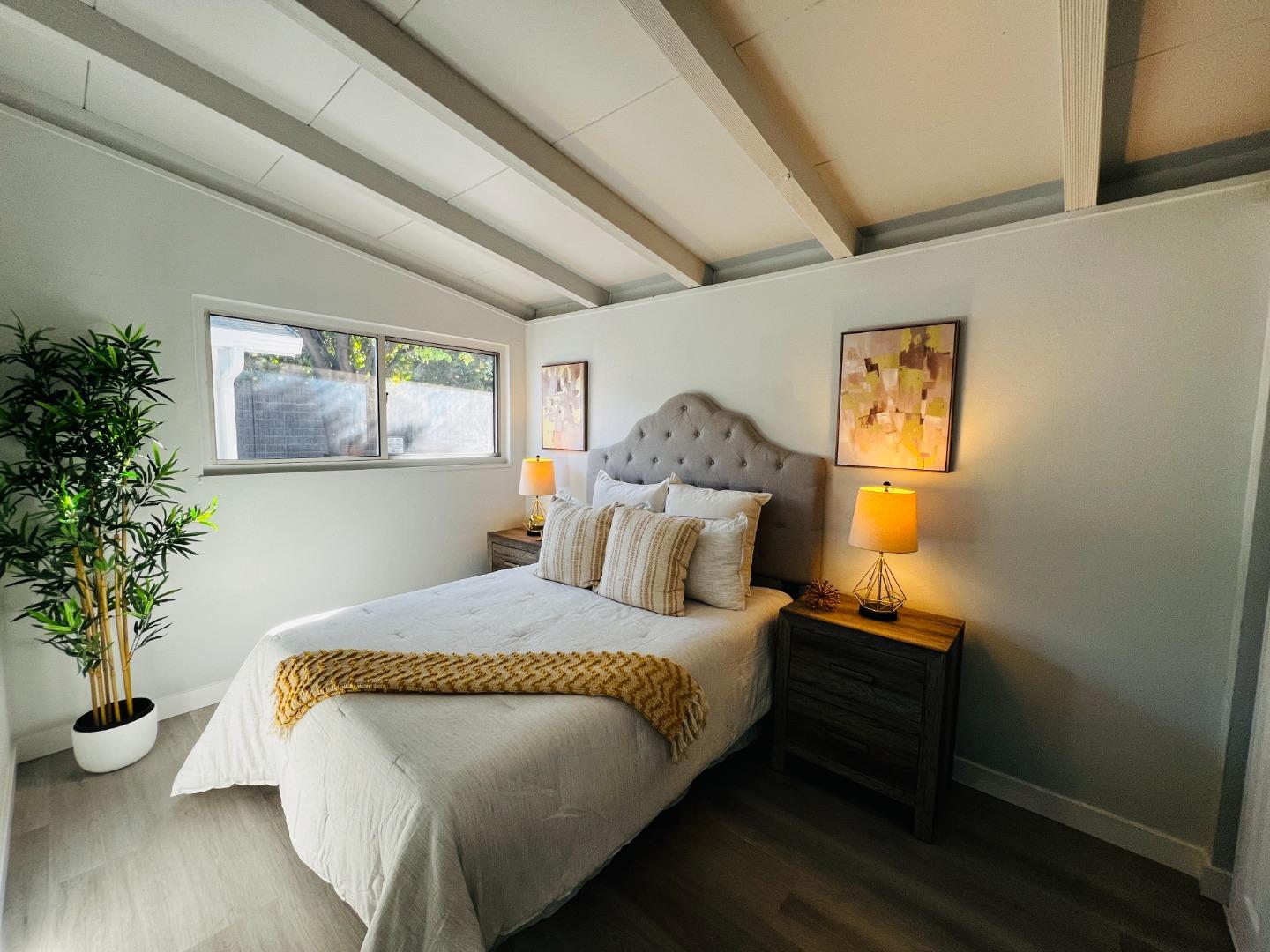 Detail Gallery Image 12 of 22 For 734 Lakewood Dr, Sunnyvale,  CA 94089 - 3 Beds | 2 Baths