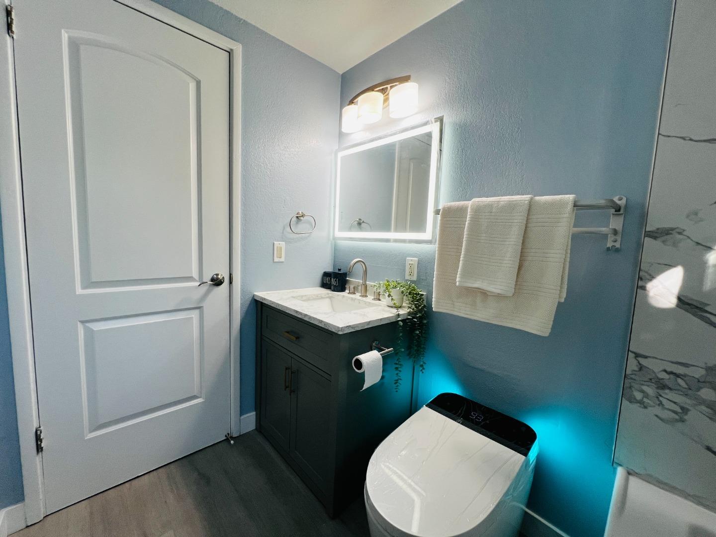 Detail Gallery Image 13 of 22 For 734 Lakewood Dr, Sunnyvale,  CA 94089 - 3 Beds | 2 Baths