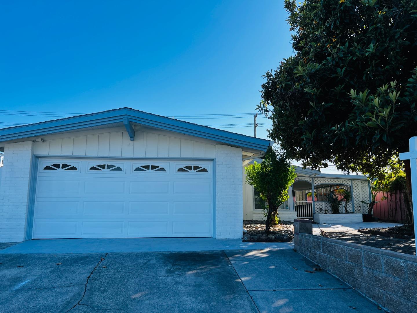 Detail Gallery Image 2 of 22 For 734 Lakewood Dr, Sunnyvale,  CA 94089 - 3 Beds | 2 Baths