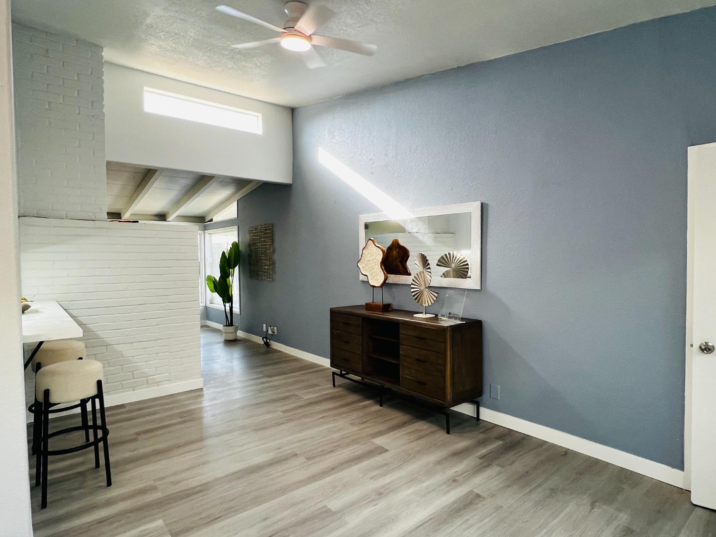 Detail Gallery Image 7 of 22 For 734 Lakewood Dr, Sunnyvale,  CA 94089 - 3 Beds | 2 Baths