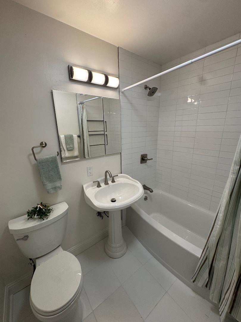 Detail Gallery Image 5 of 13 For 2651 Evergreen Dr, San Bruno,  CA 94066 - 3 Beds | 2 Baths