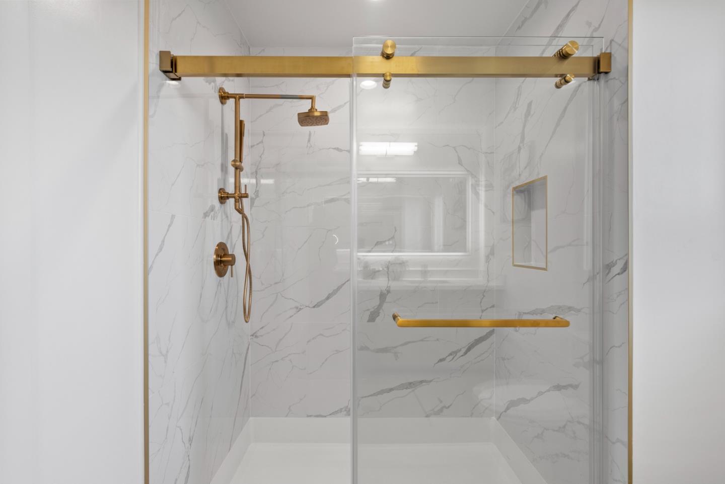 Detail Gallery Image 16 of 33 For 560 El Camino Real #201,  San Carlos,  CA 94070 - 2 Beds | 2 Baths