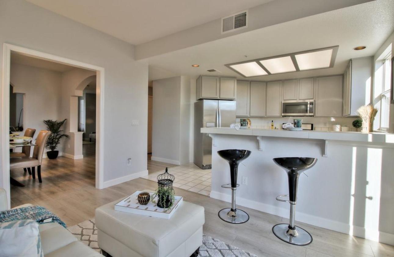 Detail Gallery Image 12 of 15 For 309 Village Cir, Santa Cruz,  CA 95060 - 3 Beds | 2/1 Baths