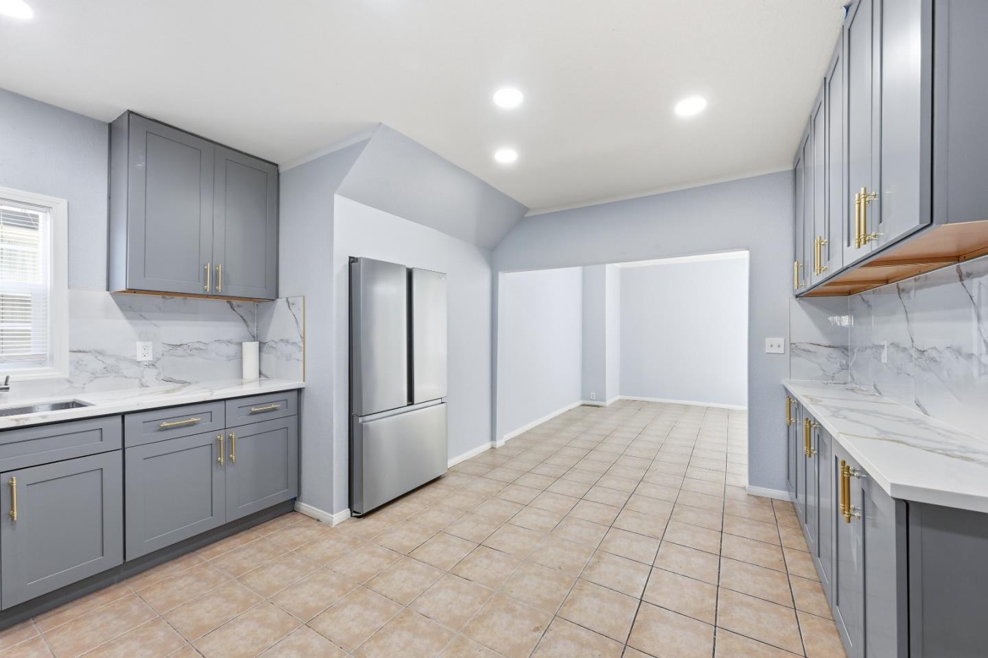 Detail Gallery Image 5 of 44 For 756 Victoria Ave, San Leandro,  CA 94577 - – Beds | – Baths