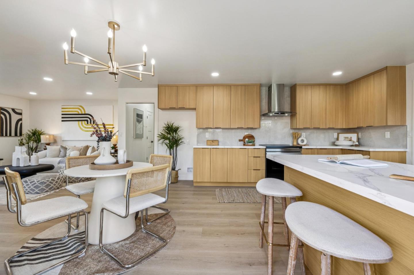 Detail Gallery Image 13 of 55 For 2043 Shellback Pl, San Jose,  CA 95133 - 5 Beds | 4 Baths