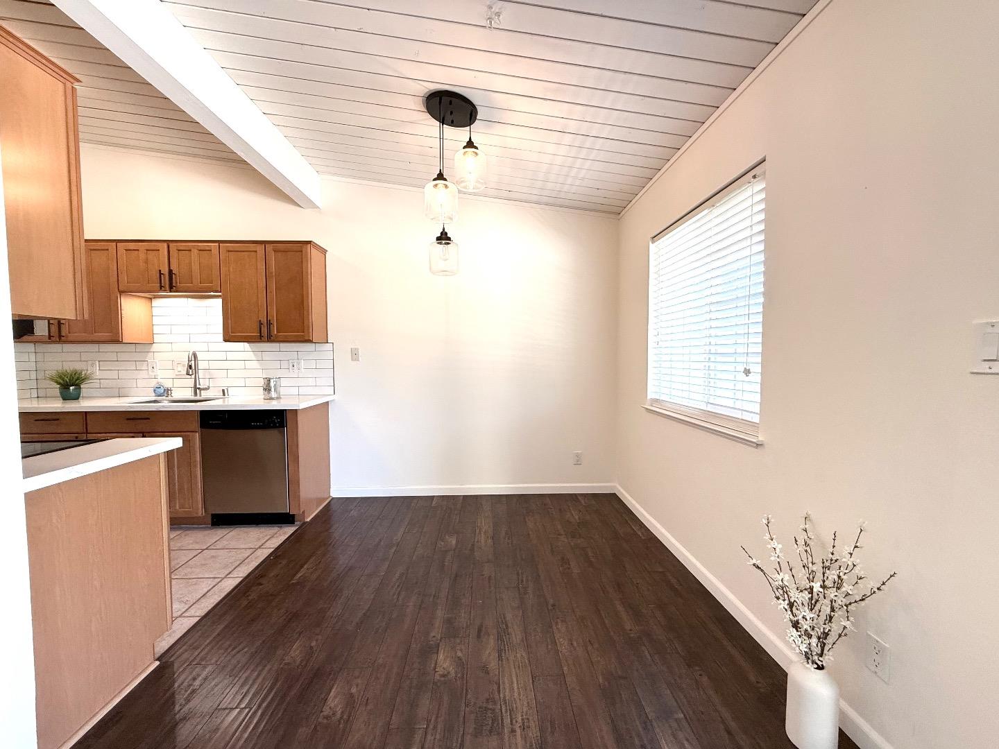 Detail Gallery Image 10 of 35 For 845 Division St #D,  Pleasanton,  CA 94566 - 2 Beds | 1/1 Baths