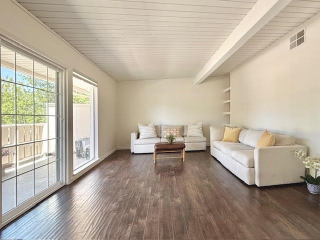 Detail Gallery Image 2 of 35 For 845 Division St #D,  Pleasanton,  CA 94566 - 2 Beds | 1/1 Baths