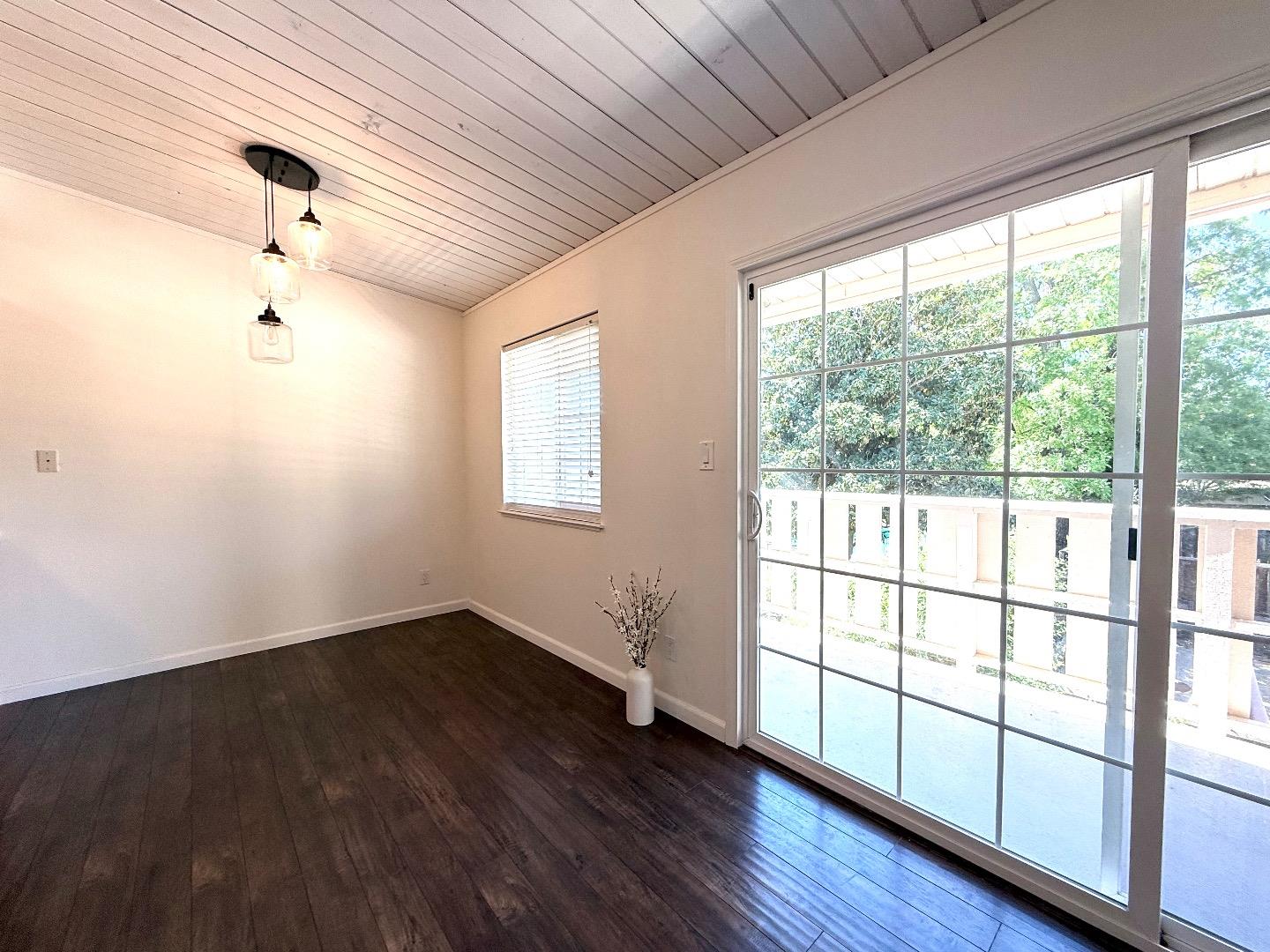 Detail Gallery Image 6 of 35 For 845 Division St #D,  Pleasanton,  CA 94566 - 2 Beds | 1/1 Baths