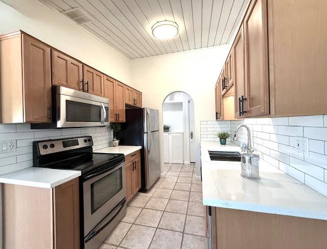 Detail Gallery Image 7 of 35 For 845 Division St #D,  Pleasanton,  CA 94566 - 2 Beds | 1/1 Baths