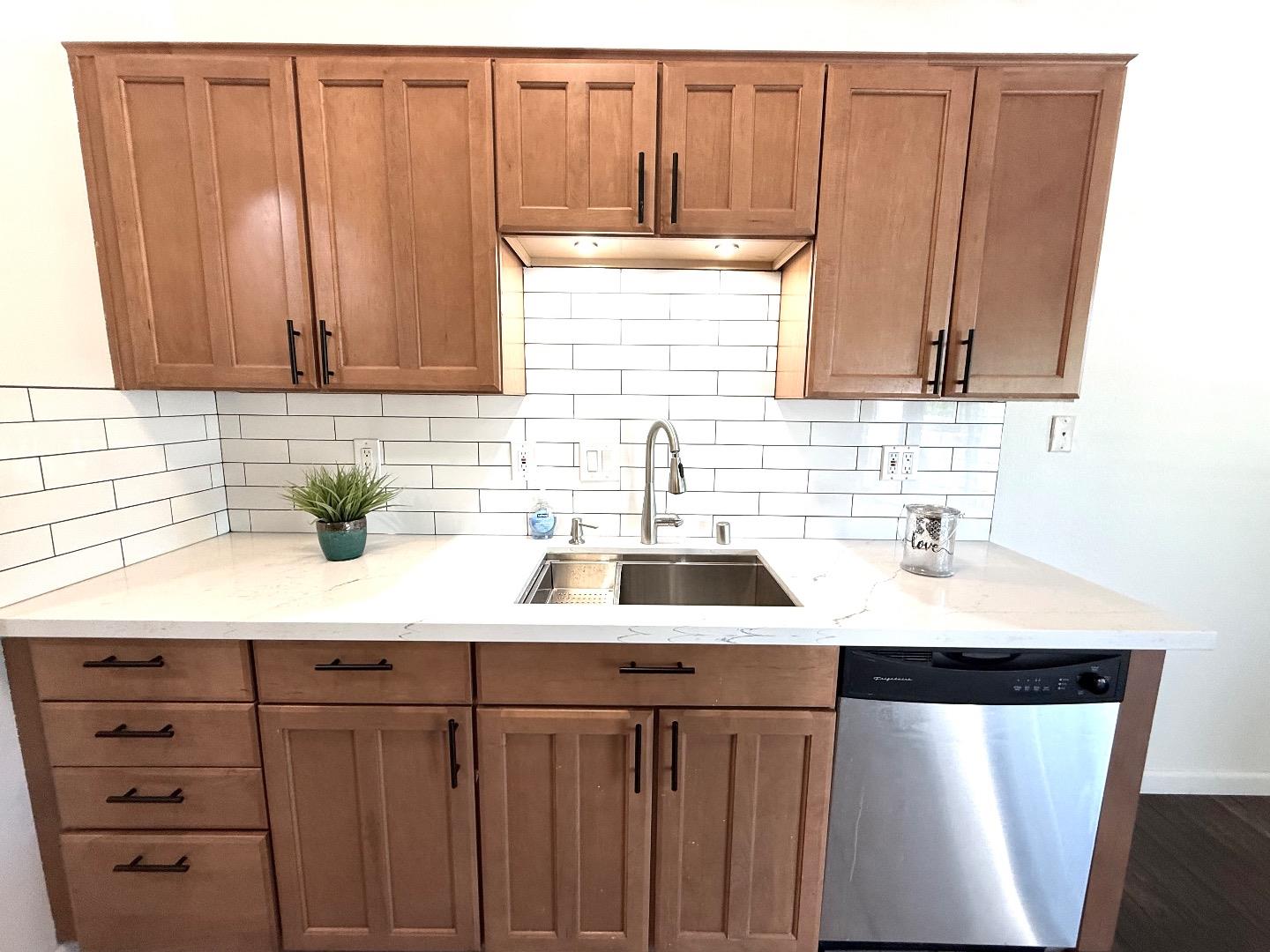 Detail Gallery Image 8 of 35 For 845 Division St #D,  Pleasanton,  CA 94566 - 2 Beds | 1/1 Baths