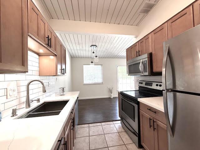 Detail Gallery Image 9 of 35 For 845 Division St #D,  Pleasanton,  CA 94566 - 2 Beds | 1/1 Baths