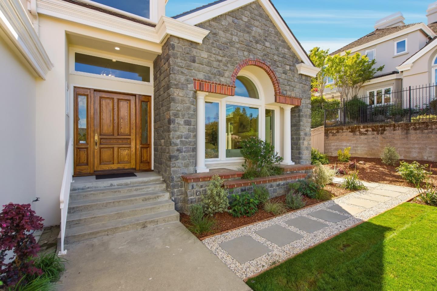 Detail Gallery Image 2 of 59 For 21592 Villa Maria Ct, Cupertino,  CA 95014 - 5 Beds | 3/1 Baths