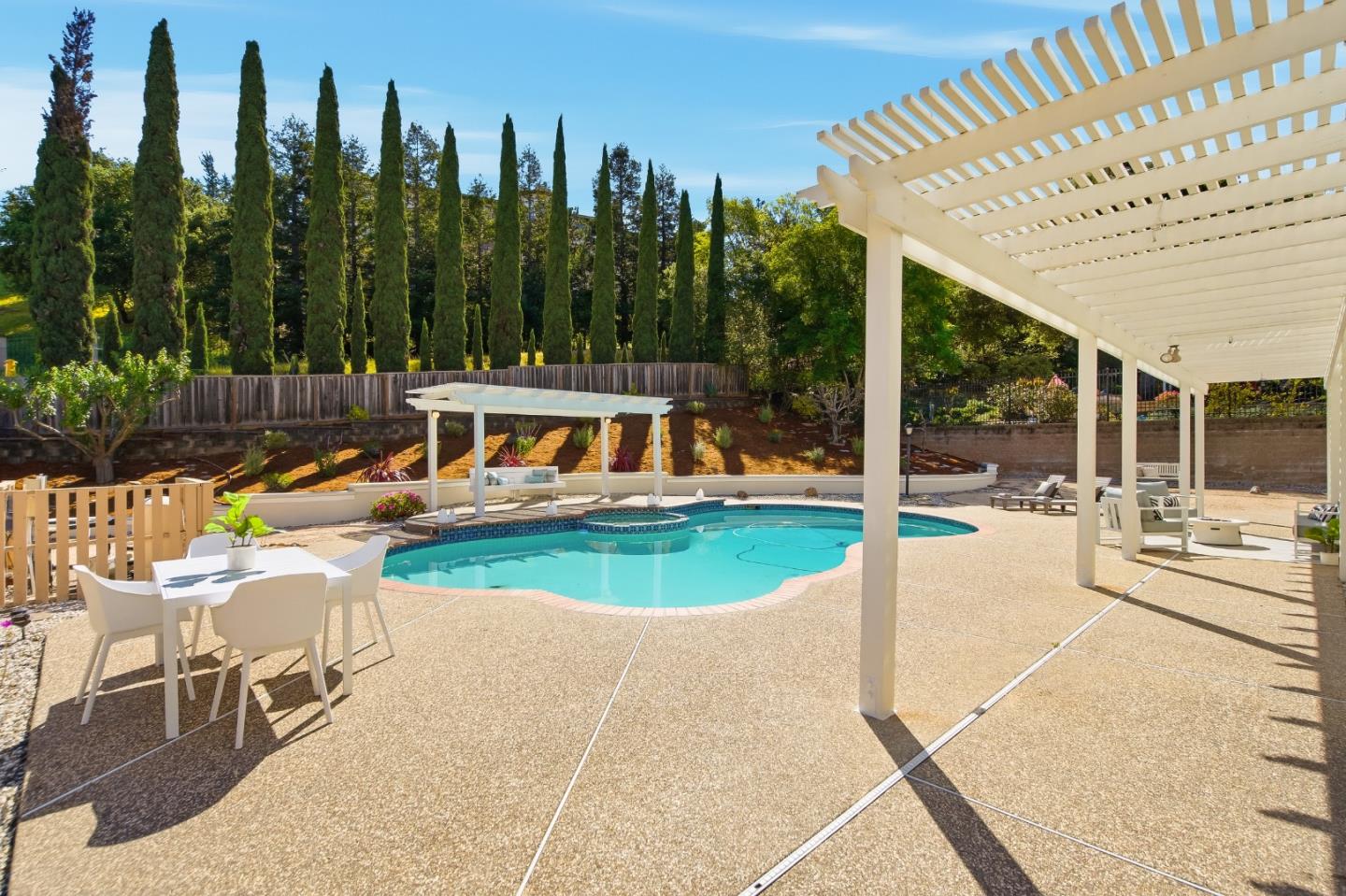 Detail Gallery Image 21 of 59 For 21592 Villa Maria Ct, Cupertino,  CA 95014 - 5 Beds | 3/1 Baths