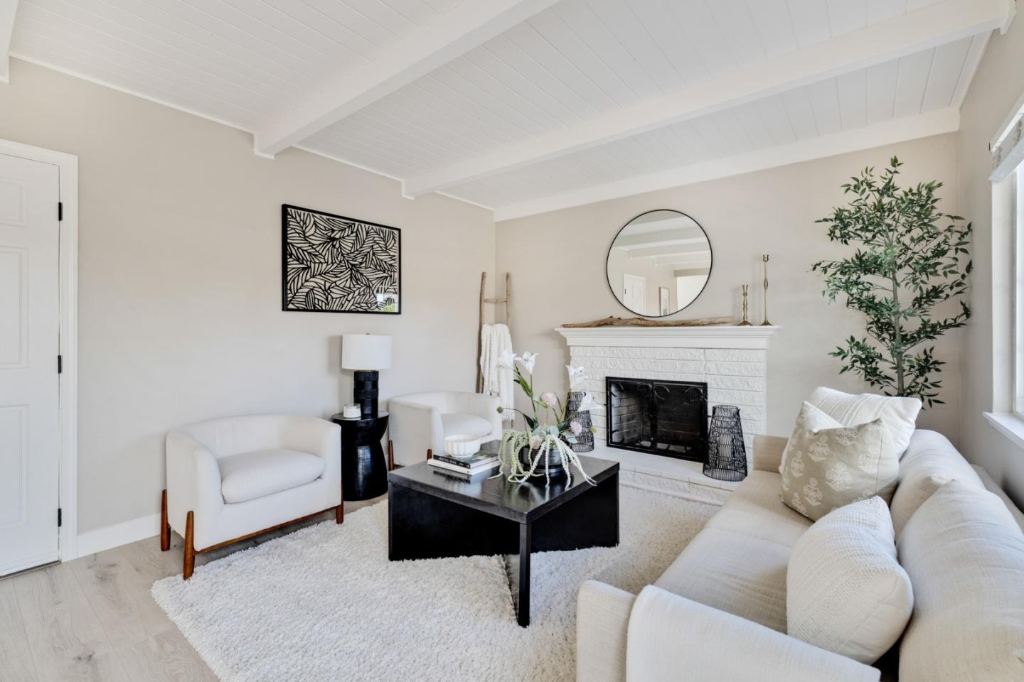 Detail Gallery Image 13 of 23 For 318 Navajo Dr, Salinas,  CA 93906 - 3 Beds | 2 Baths