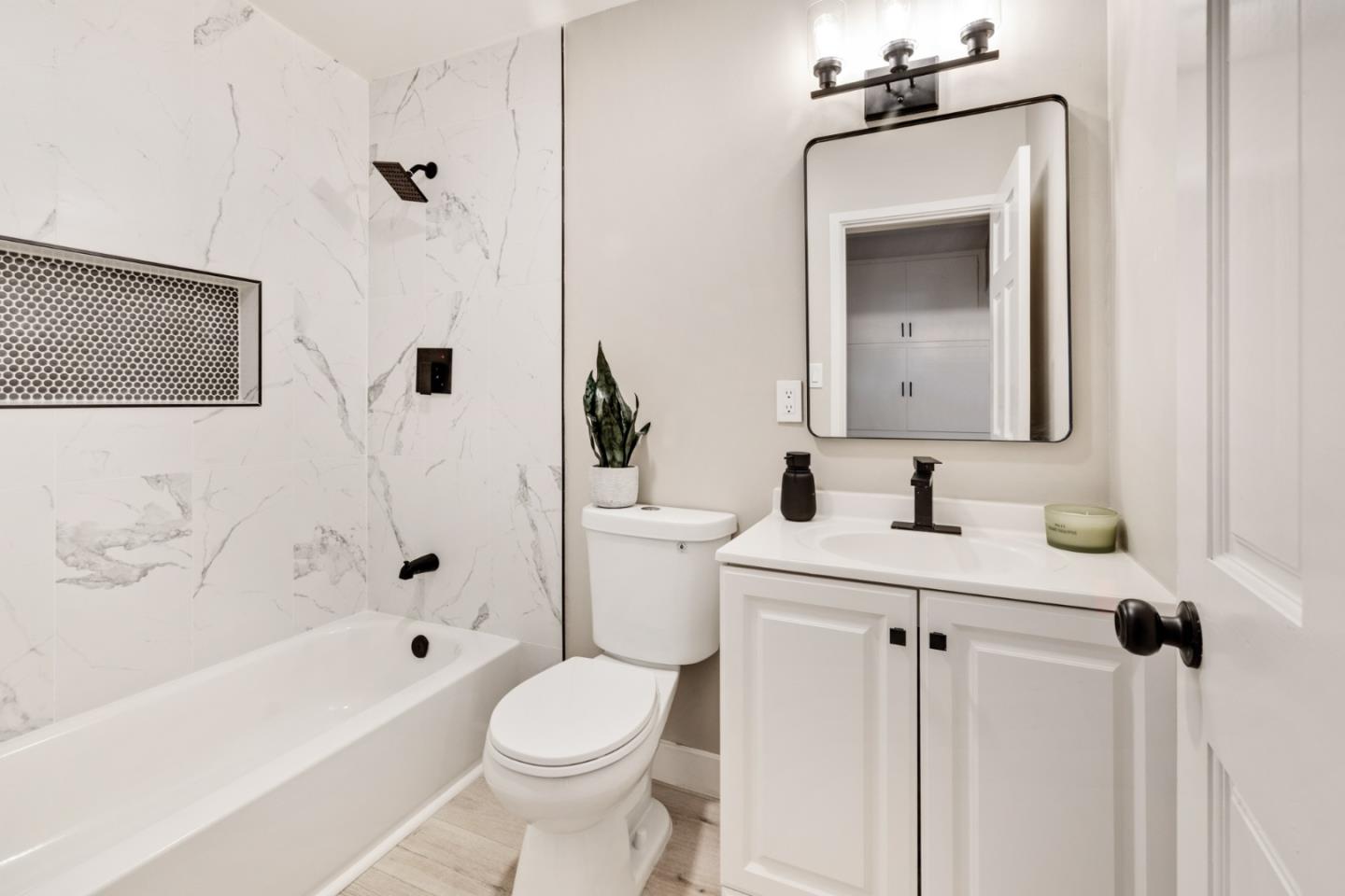 Detail Gallery Image 14 of 23 For 318 Navajo Dr, Salinas,  CA 93906 - 3 Beds | 2 Baths