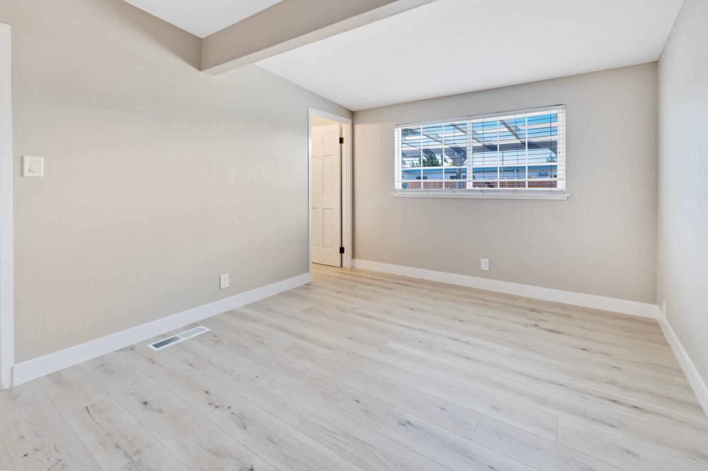 Detail Gallery Image 15 of 23 For 318 Navajo Dr, Salinas,  CA 93906 - 3 Beds | 2 Baths