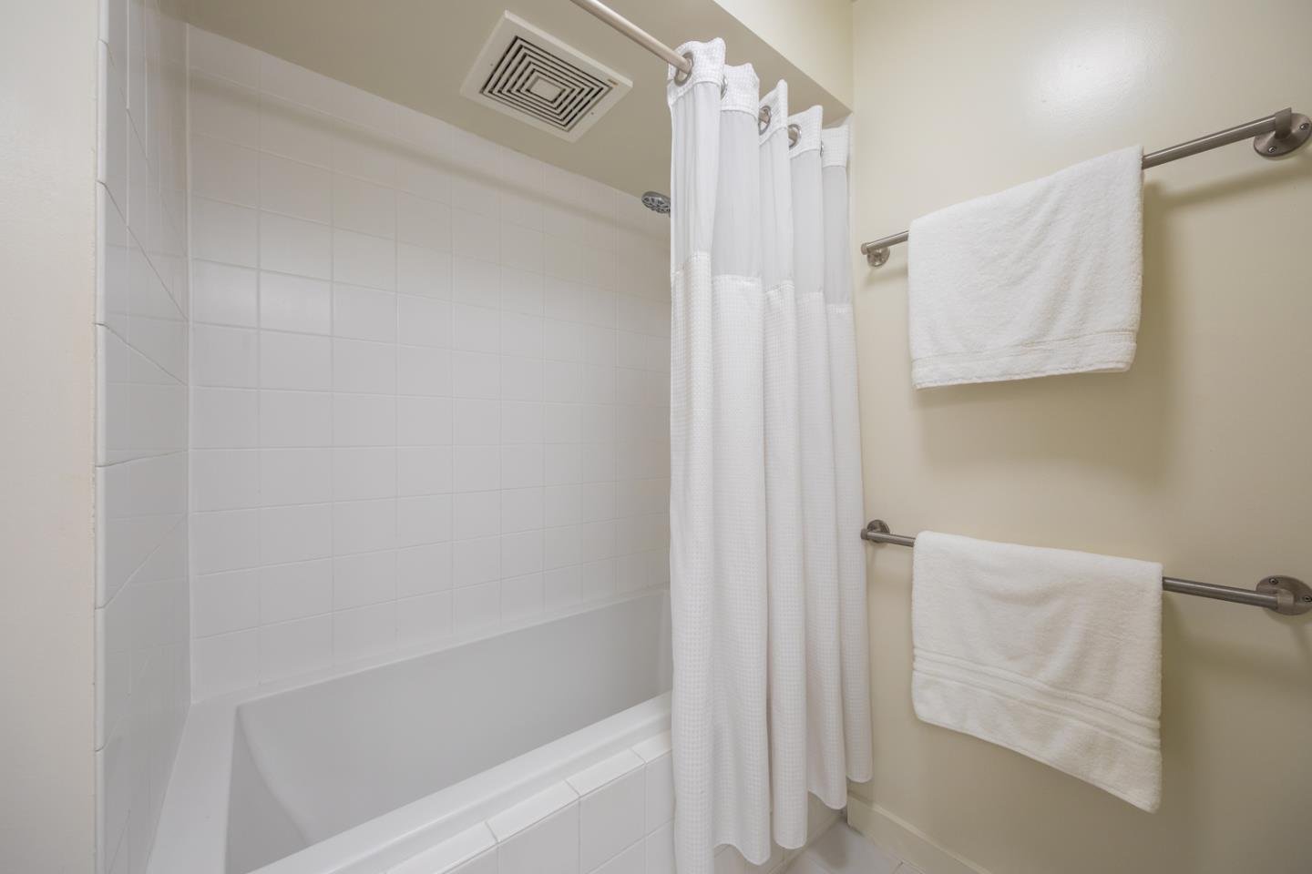 Detail Gallery Image 18 of 42 For 333 Santana Row #208,  San Jose,  CA 95128 - 2 Beds | 1/1 Baths