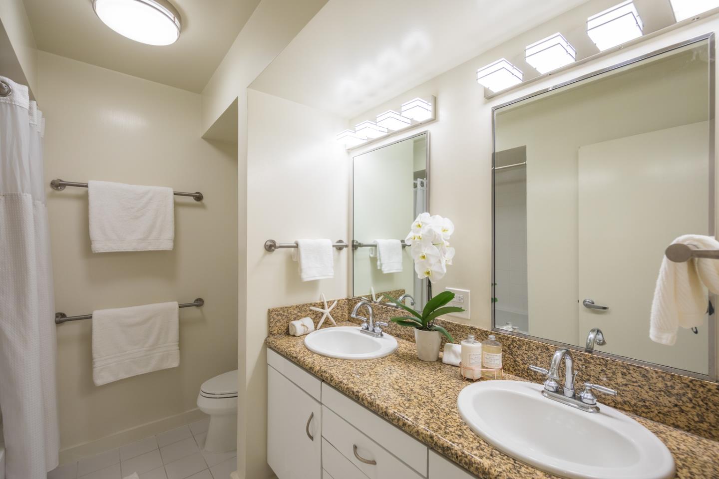 Detail Gallery Image 19 of 42 For 333 Santana Row #208,  San Jose,  CA 95128 - 2 Beds | 1/1 Baths