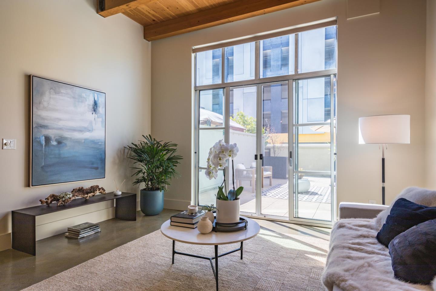 Detail Gallery Image 3 of 42 For 333 Santana Row #208,  San Jose,  CA 95128 - 2 Beds | 1/1 Baths