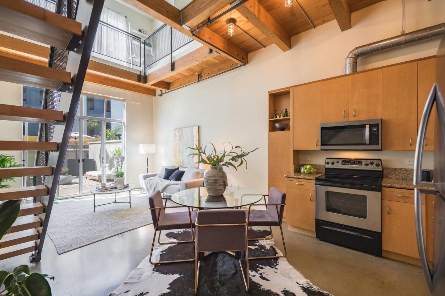 Detail Gallery Image 5 of 42 For 333 Santana Row #208,  San Jose,  CA 95128 - 2 Beds | 1/1 Baths