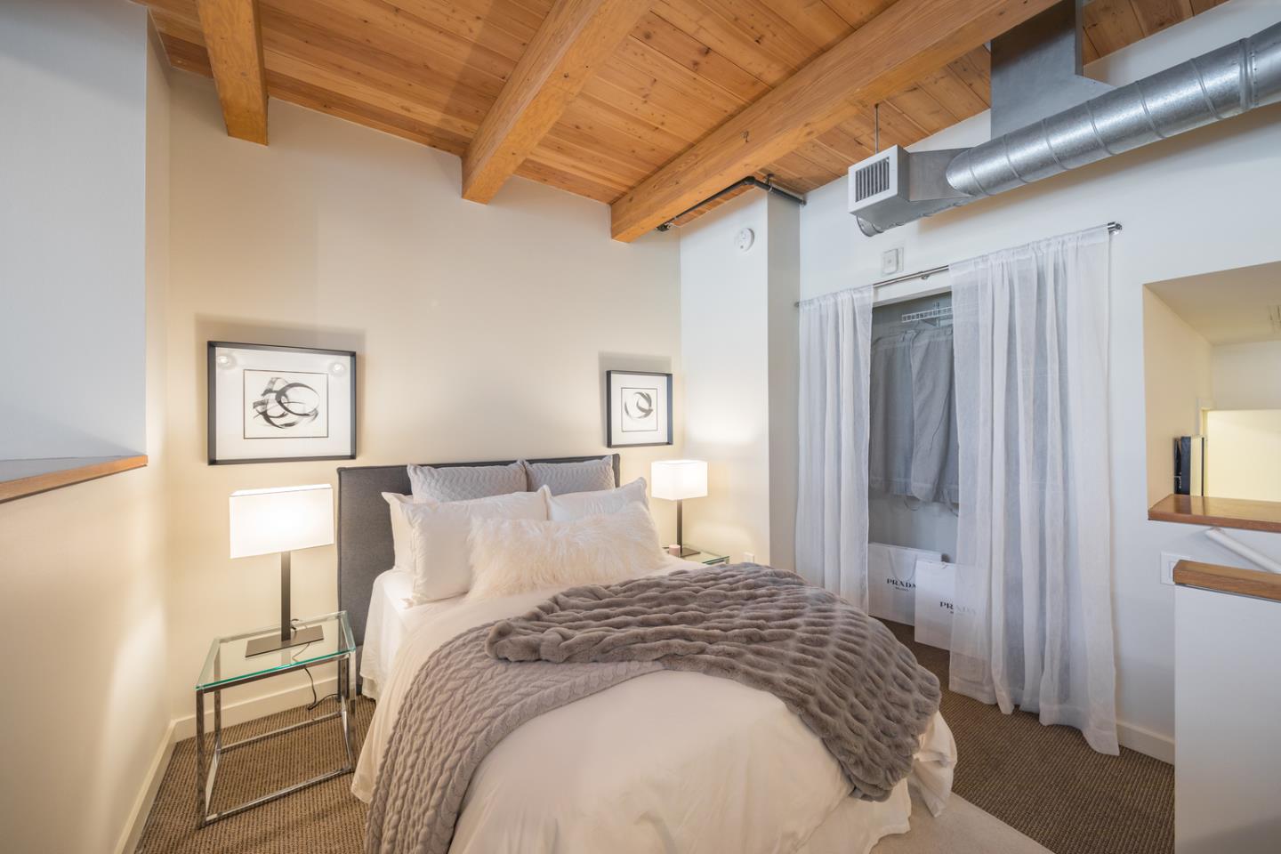 Detail Gallery Image 8 of 42 For 333 Santana Row #208,  San Jose,  CA 95128 - 2 Beds | 1/1 Baths