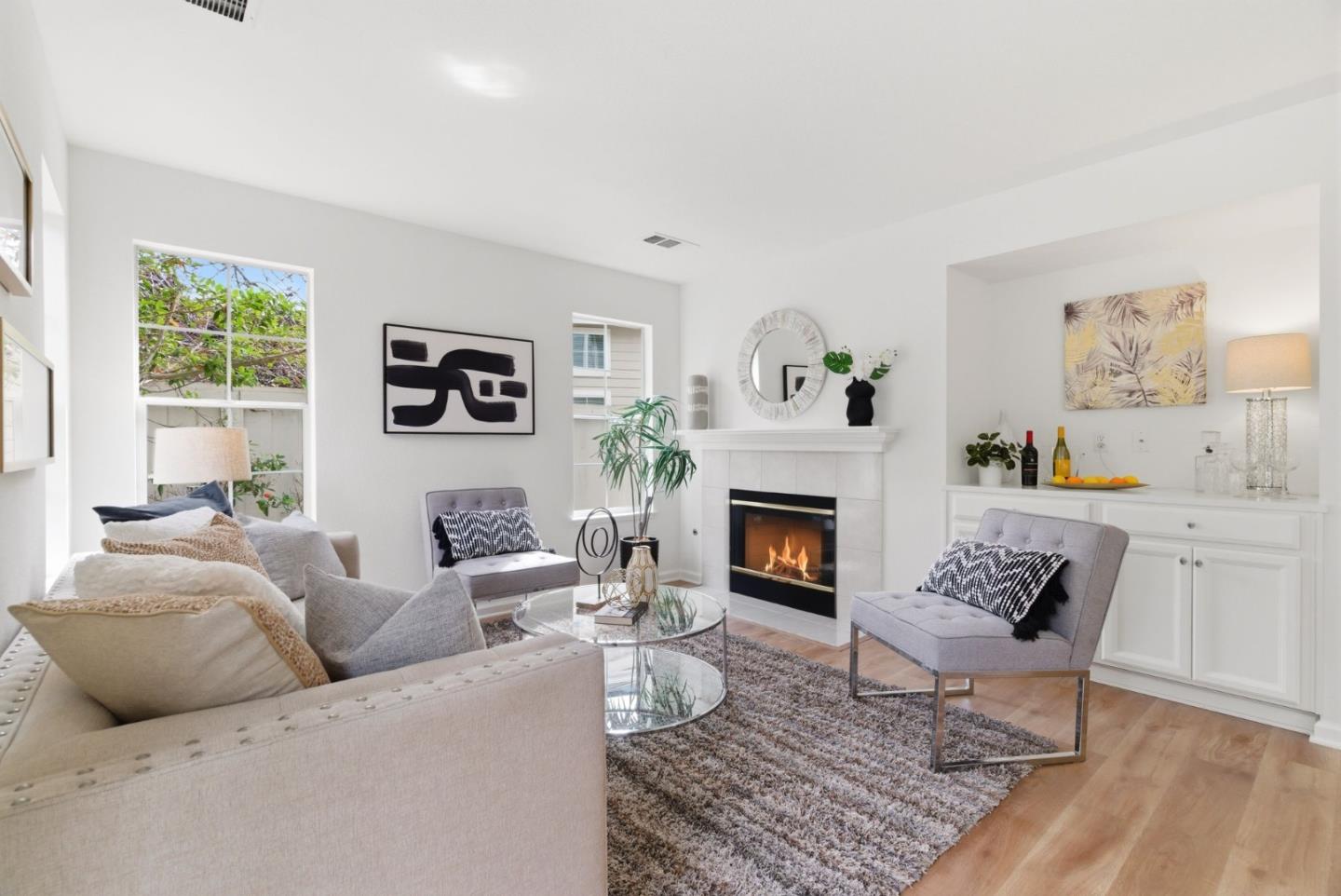 Detail Gallery Image 12 of 34 For 301 Saint Martin Dr, Redwood City,  CA 94065 - 3 Beds | 2/1 Baths